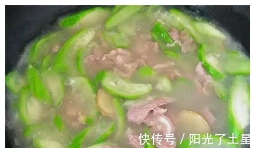 丝瓜|夏天丝瓜最好吃的吃法,鲜嫩爽滑,连吃几天也不腻,清热解暑!