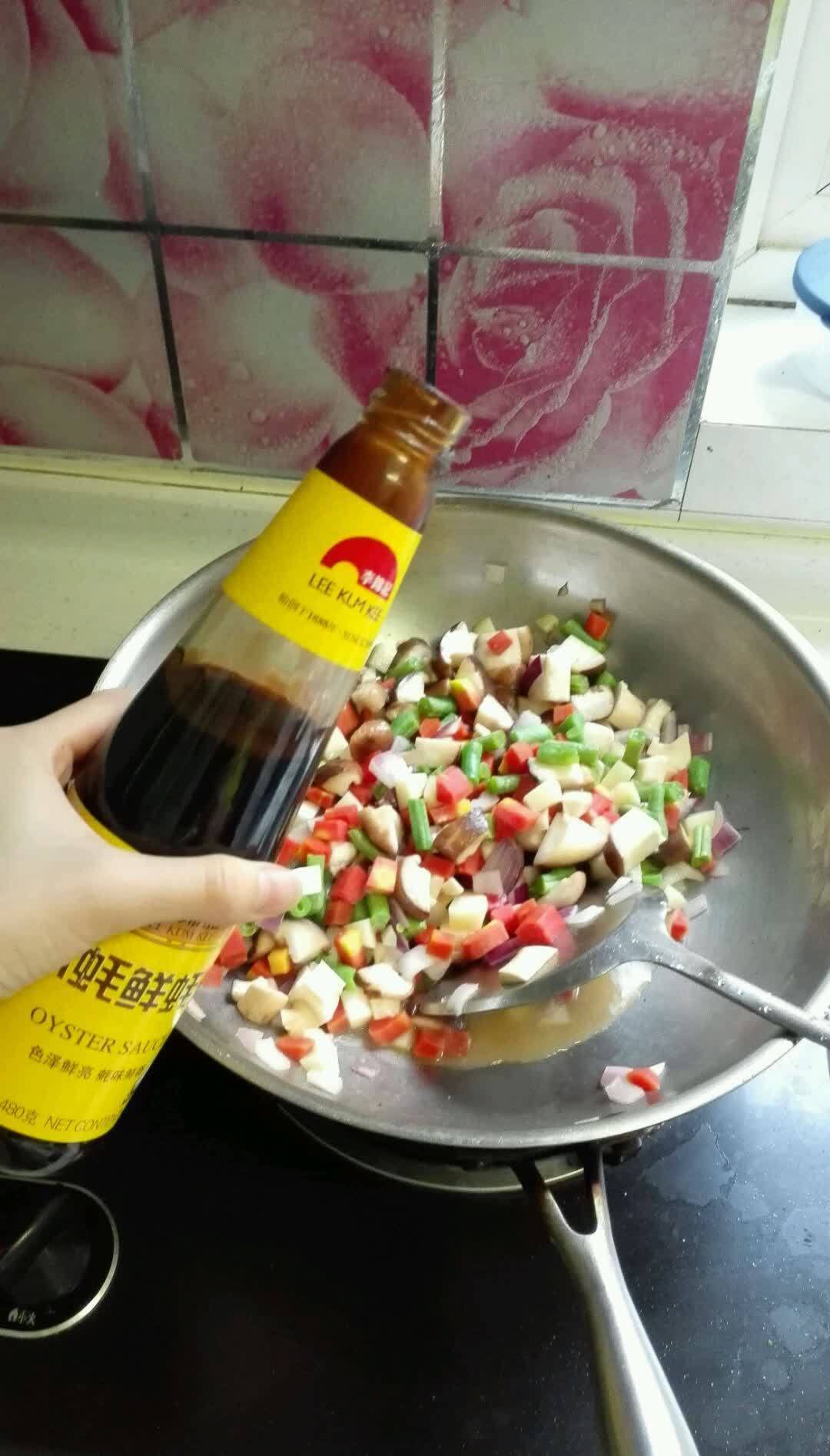 好吃的懒人版腊肠焖饭,好做又解馋,米饭一粒不剩