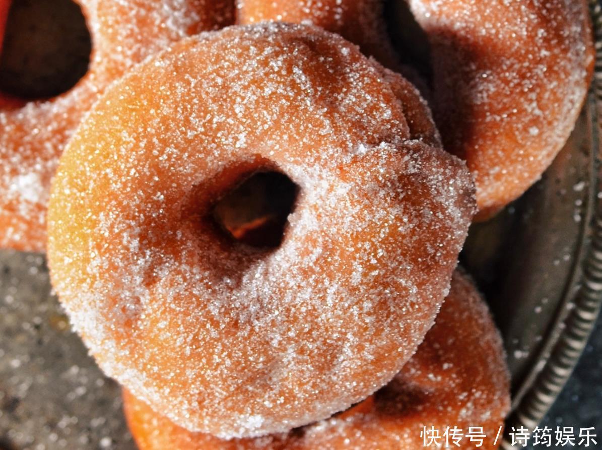 孩子爱吃的甜甜圈,只用面粉就能做,还不用烤箱,柔软香甜超好吃
