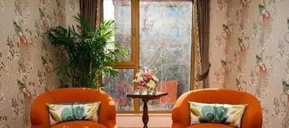 钢琴|郎朗豪宅尽显稳重，客厅就有三层楼高，家中随处可见名贵钢琴