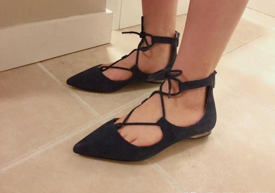 凉鞋 精致高跟鞋,衬托出纤细玉足,婷婷玉直美轮美奂