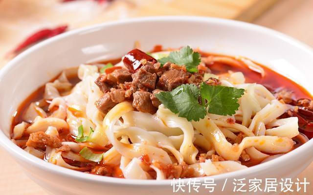 面条|爱吃面条别出去买了，教你3步做“手擀面”，面条爽滑筋道又好吃