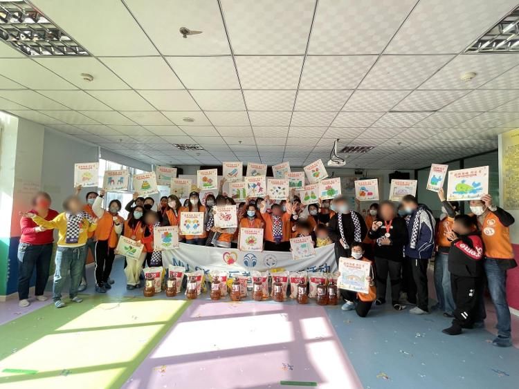 孩子们@青岛：围住温暖预见爱！星星闪耀“趣”运会点亮蓝色星河