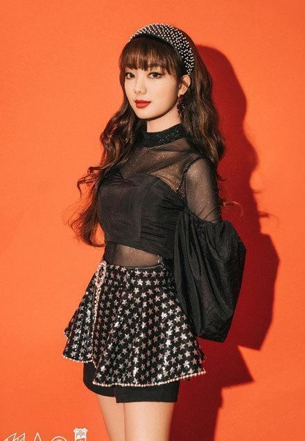 火箭少女|硬糖少女303正式成团,THE9关注两位成员,火箭少女仅一人互关