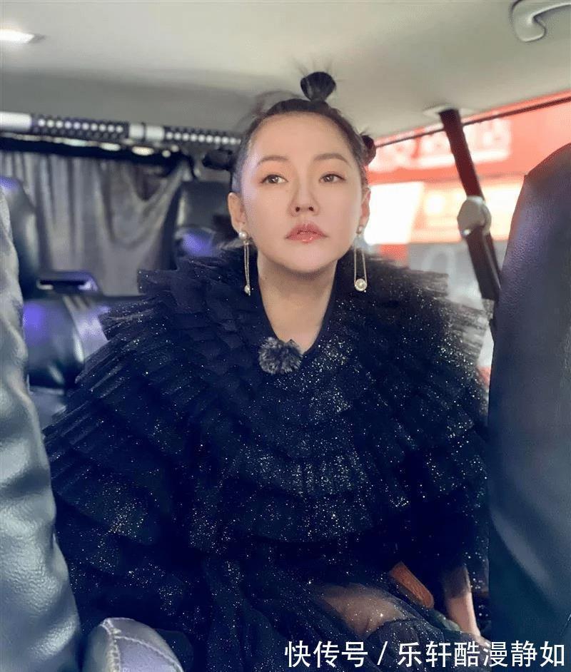 小S录完新节目! 浮夸造型让粉丝嗨翻