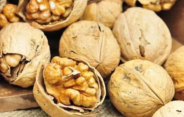 补充蛋白质|清晨空腹吃几个核桃,坚持下去,5件“喜事”将会不请自来