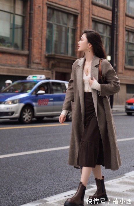 搭配|冬天想不到穿什么?要不试试“大衣+低跟靴”,显高显瘦还精致!