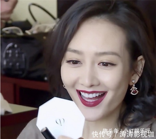 粘牙|难怪女星口红从不“粘牙”,看王鸥涂口红方式,原来女生都涂错了