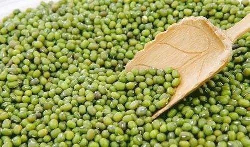 营养|女性担心老太快,可以多吃3种食物,营养丰富,滋润肌肤!