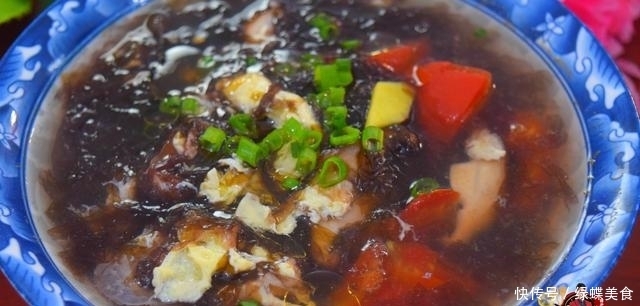 番茄紫菜蛋汤最好吃的做法,简单美味又馋人,看看你喜欢吃不?