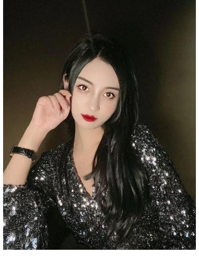 |网红曝与郭麒麟酒店约会，被德云社写成段子，内容特别护犊子