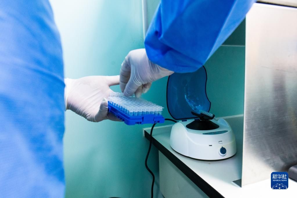 湘雅二医院|新华全媒+丨探访疫情防控利器——P2+移动生物检测车