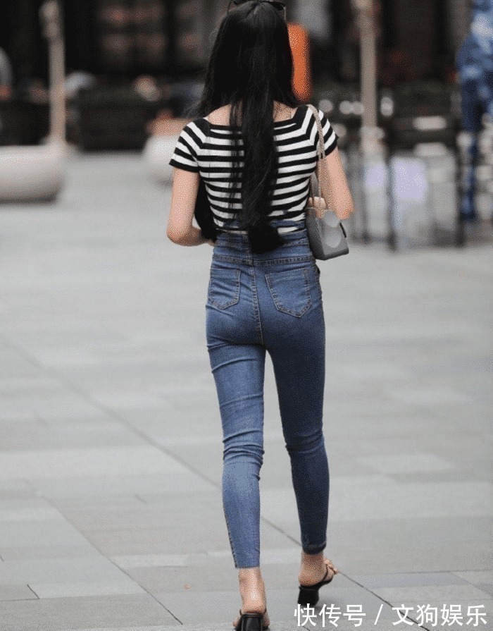 短裤|街拍修身牛仔裤搭配短裤上衣,是嫌自己腿不够长吗