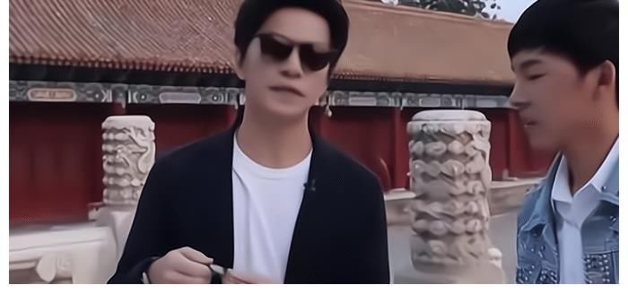 歌手李健闊綽出手，節(jié)目中送學員百萬翡翠？也許你想多了？