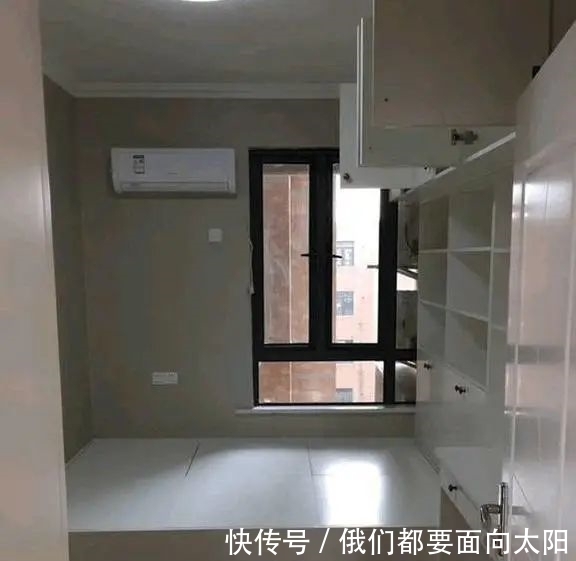 新房|闺蜜裸婚6年买新房,砸28万装修,镶金的电视墙我还是第一次见!