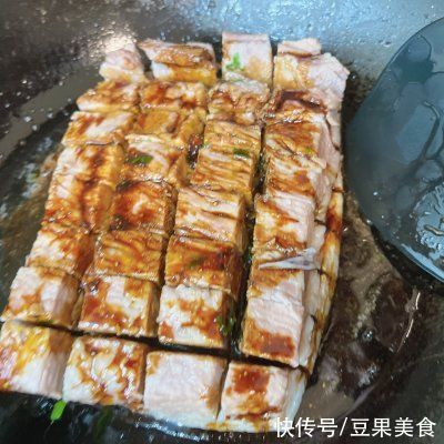 这道红烧五花肉太销魂，同事吃过都找我要菜谱