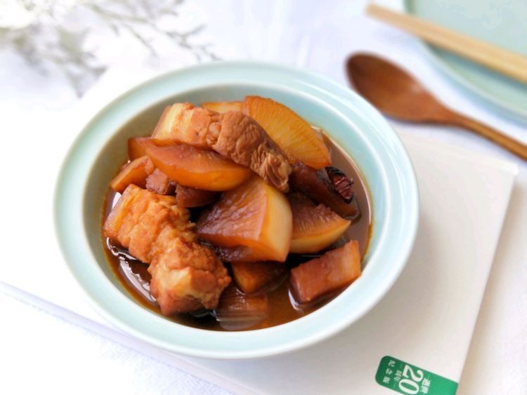 冬天多吃白萝卜，和肉一起炖，鲜美可口不油腻，家人都爱吃