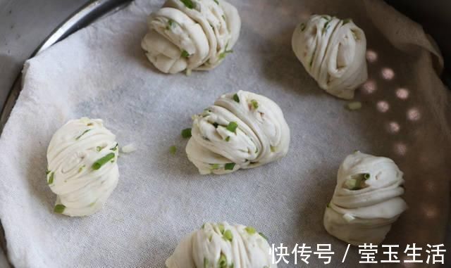 女儿就馋我做的面食,不用酵母不用二发,蓬松柔软每顿都要吃2个