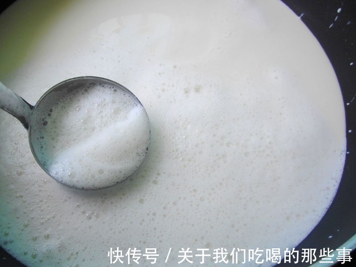 才知道做豆腐很简单,1碗黄豆1勺醋,教你在家轻松做,新鲜又好吃