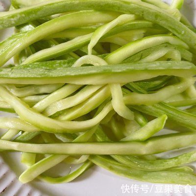 水淀粉|酱爆西葫芦就要这样做，10分钟学会，赶快收藏吧