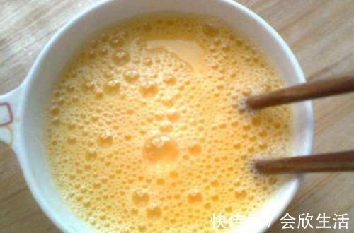 鲜嫩|蒸鸡蛋羹，最忌直接加水蒸，再加这一步，鲜嫩无蜂窝，入口即化！