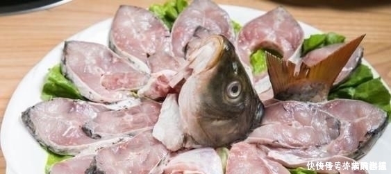 烧鱼时,去腥加酒加醋是大错特错学会这一招,上桌连汤汁都不剩