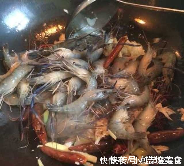 好吃|油爆虾的做法,太好吃了,一口一口停不下来!