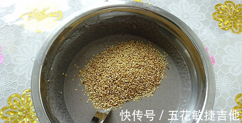主食|夏天主食我常做它，10分钟就上桌，香软润肠助瘦身，解馋又顶饱！