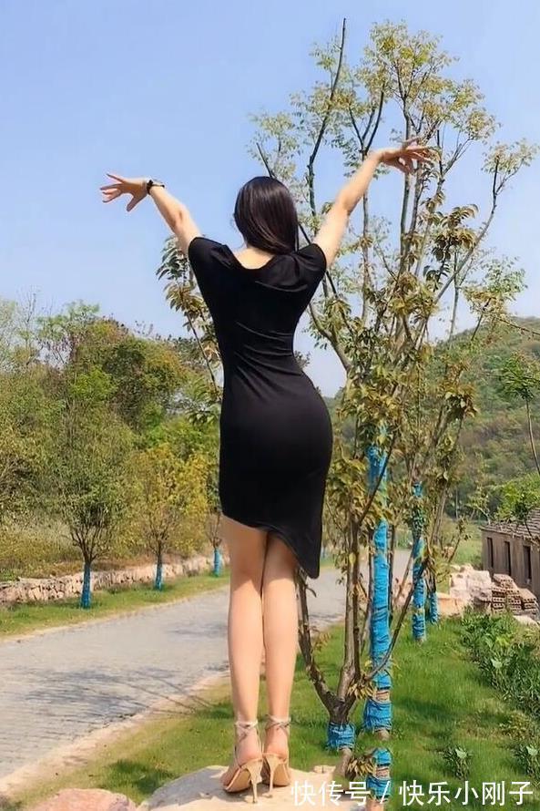 背影 真正的好女人,美成这样实在少见,好想带她回老家爸爸估计会喜欢