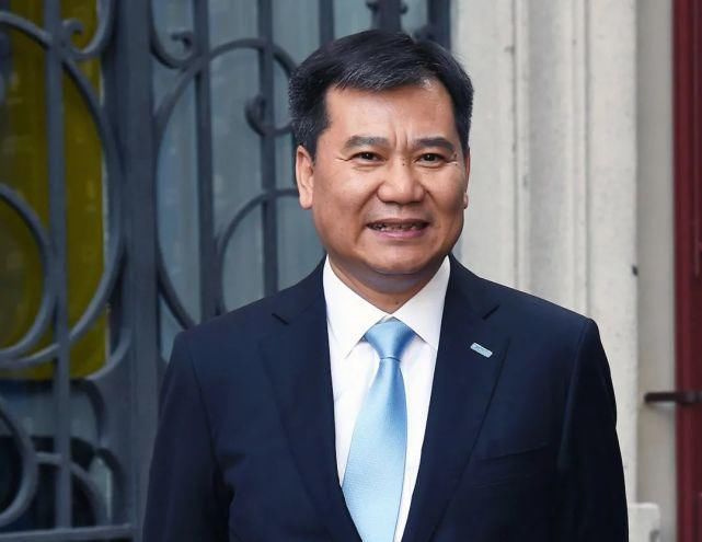 张近东交了一个新朋友