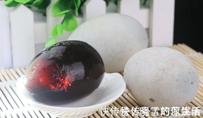 混合调味料|凉拌皮蛋,只用生抽和醋不好吃!教您多加4个料,皮蛋不涩不腥气