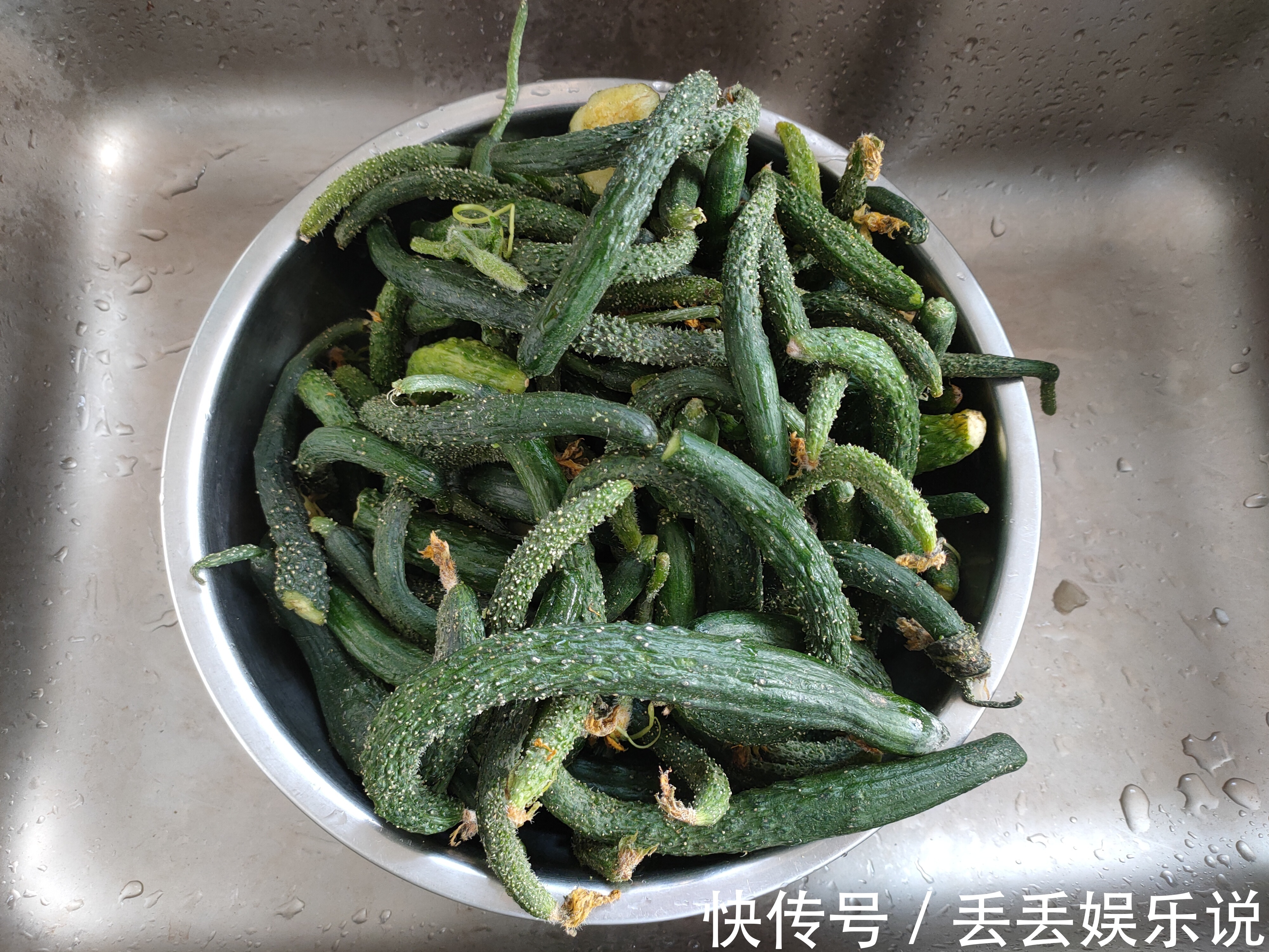 腌黄瓜咸菜，切记不要“放1样”，婆婆教我的方法，放一年都不坏