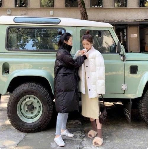 闺蜜冬季出行穿搭，教你这3种回头率超高的搭配方式，时髦又优雅