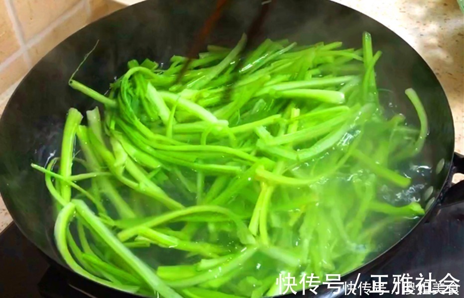 用它包饺子，比白菜韭菜鲜，再贵也要吃，我家一周吃4次，太香了