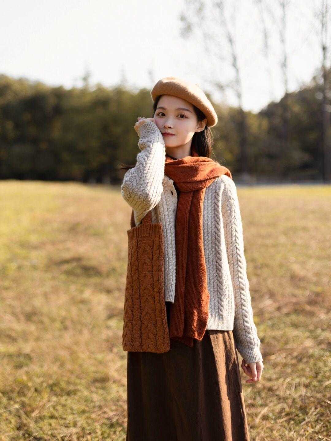 毛衣|冬色的大衣搭配，就该有森林的气息