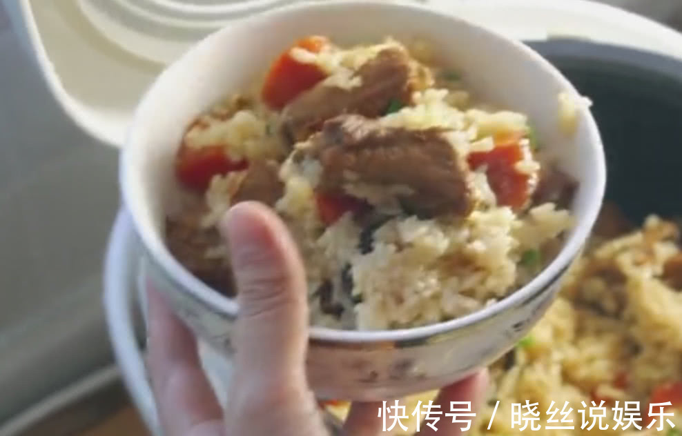葱段|排骨不要炖土豆了，媳妇给里面倒了一碗面粉，老公不够吃了