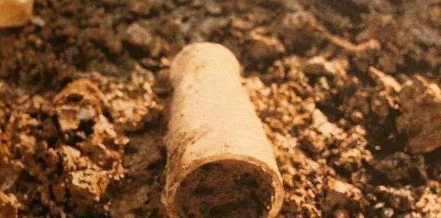 误认为|国宝差点扔掉!2200多年战国水晶杯,刚出土被误认为现代玻璃杯