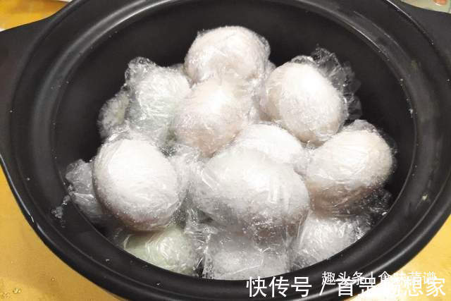 独家|独家腌制咸鸭蛋，不用坛子不用泥，28天个个流油起沙，咸鲜甘香