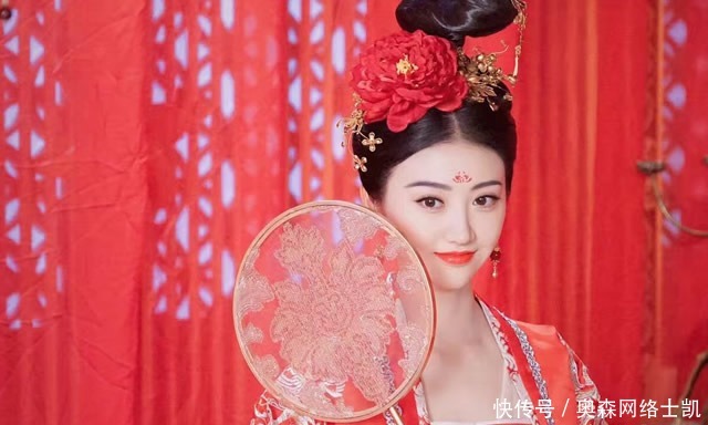歌妓|唐朝女性穿着有多开放？这几首唐诗中的描写足以让人产生联想
