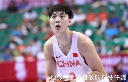 胡明轩|国际篮联大赞胡明轩，男篮新宠儿诞生，郭艾伦已成过去式？