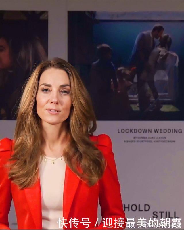 凯特终于变高贵了！一身超长大衣配4千块的包，气质太像“女王”