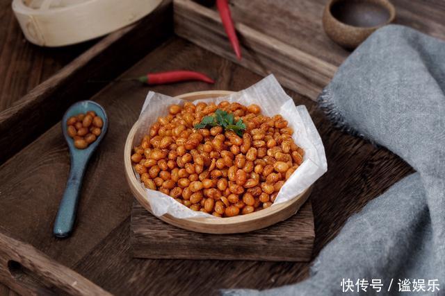 黄豆不一定非做豆浆,能做成主食,又能做成零食,一吃就停不下来