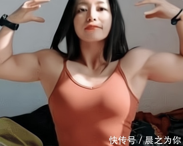 走红|美女因“倒三角”身材走红,脱下外套让人惊叹,网友:帅呆了