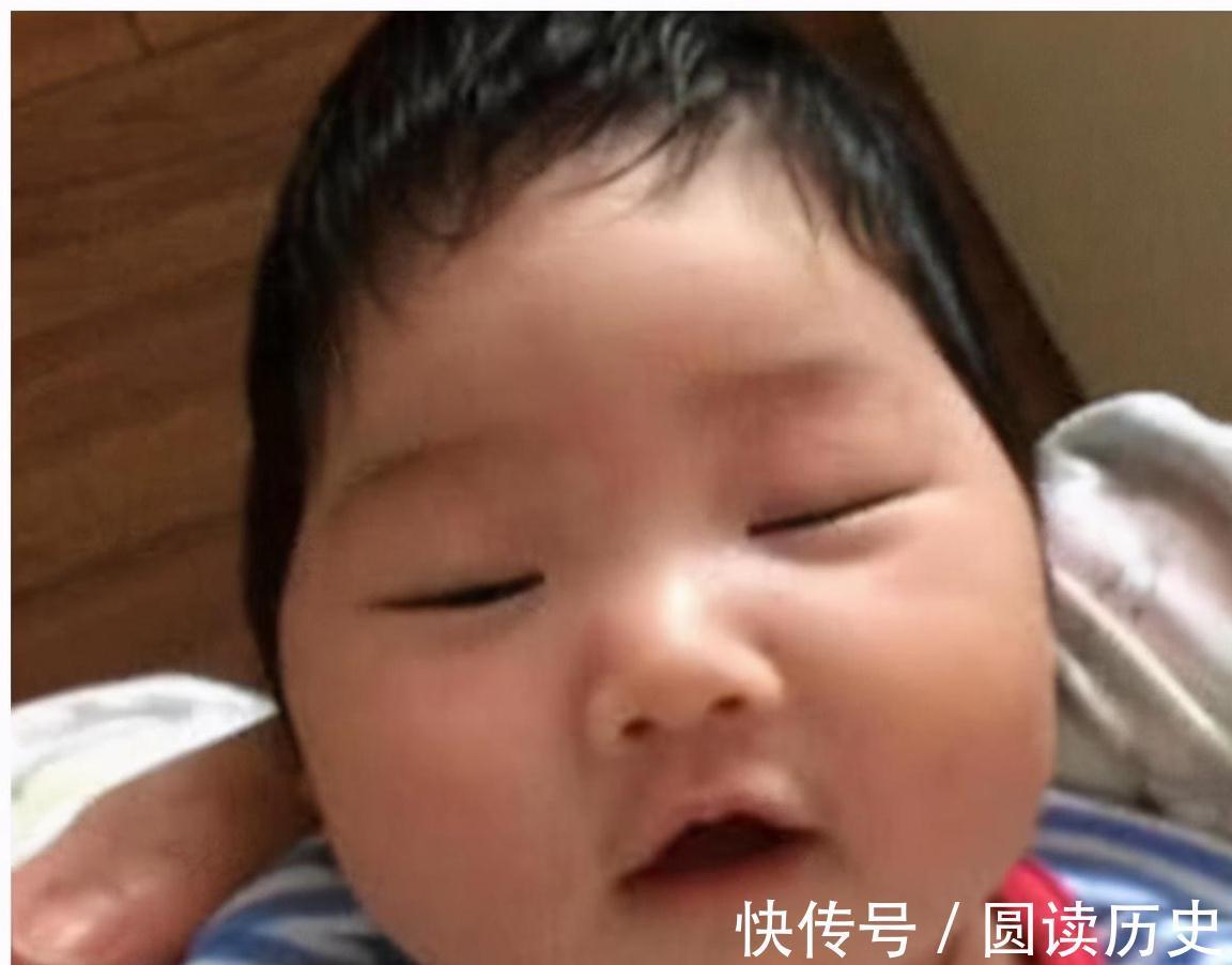 孕期|妈妈晒女儿婴儿照和5岁照，看完不淡定了：确定这是同一个娃