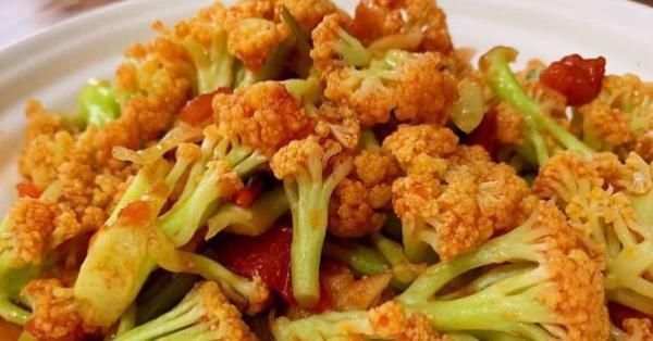 食物|女性步入更年期,衰老皱纹眼袋少不了,多吃以下食物效果好