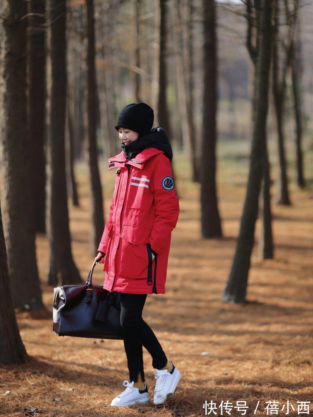 毛衣 如何将基础款羽绒服穿出时尚感?这几点搭配小技巧,越早知道越好