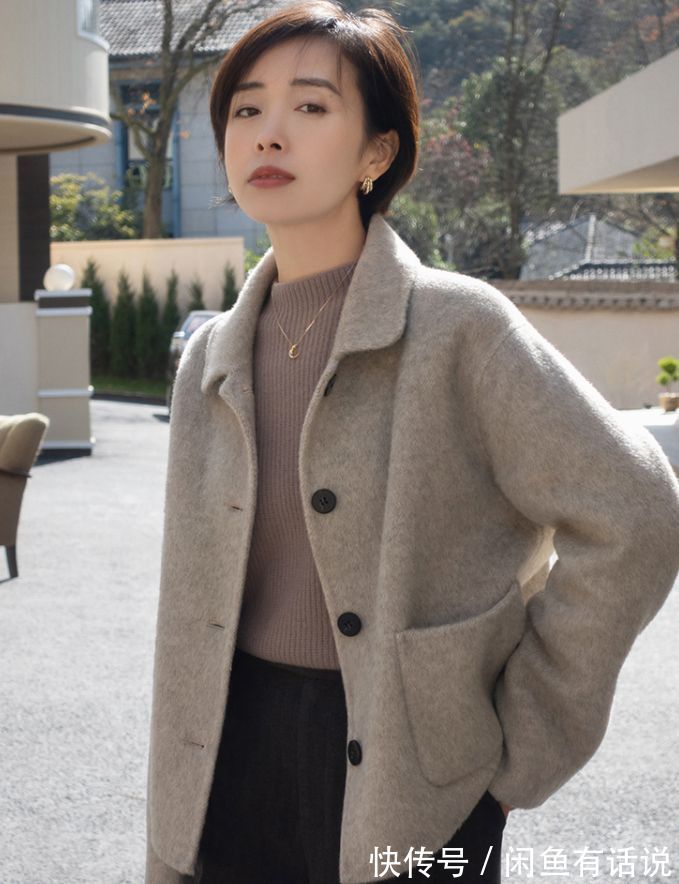 中年|中年女人穿衣要体面,少穿这4种自带“廉价感”的内搭,很败气质