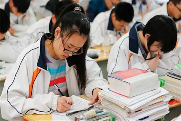 私立学校和公立学校，培养出的学生差别大？家长：还好当初没选错