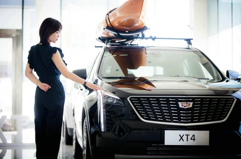 esc女性消费觉醒：精致的悦己，不只于服饰