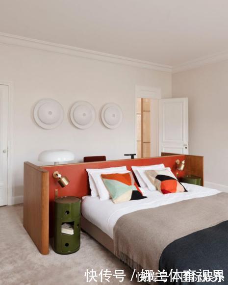 柜子|现在流行床头不靠墙，这样沿墙面打整排柜子，拿衣服都不用下床